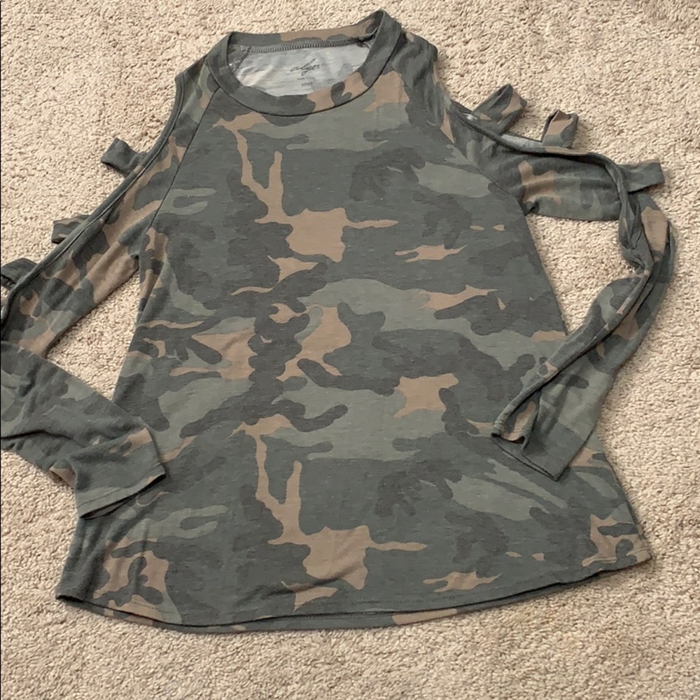 Alya camo shirt